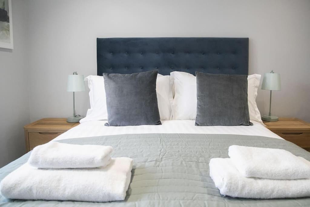 45a Oxford Street Apartment *